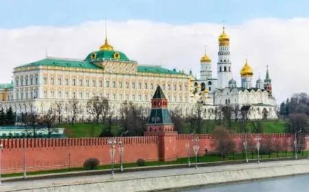 الكرملين يعبر عن أمله في صحة الأنباء المتعلقة بالمفاوضات الأمريكية الإيرانية