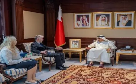 وزير الخارجية البحريني يناقش التطورات الإقليمية مع سفيري بريطانيا وروسيا