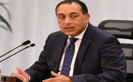 رئيس الوزراء يعتمد آليات قانونية جديدة لإغلاق المحال العامة والمراكز التجارية والمطاعم