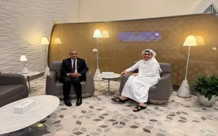 وزير الخارجية يبحث مع نظيره القطري في الدوحة سبل تعزيز جهود الوساطة وتقليل التوترات