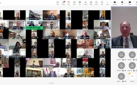 نائب وزير الخارجية يلتقي الجالية المصرية في الكويت لتعزيز التعاون الدولي