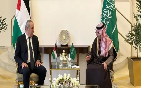 وزير الخارجية السعودي يناقش الأوضاع الإقليمية مع نائب رئيس دولة فلسطين