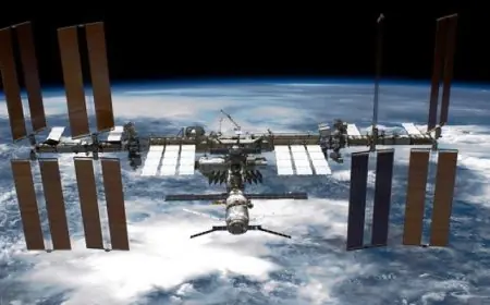 روسيا تنجح في إطلاق 16 مركبة فضائية من كوكبة روسفيت للاتصالات إلى المدار