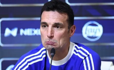 سكالوني يترك مؤتمر الأرجنتين متأثراً برحيل بانيشيلي