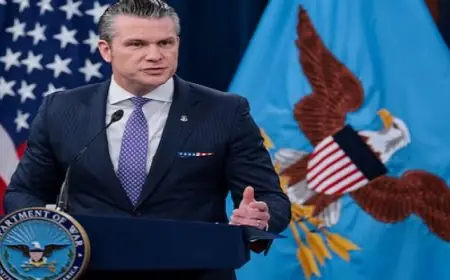 وزير الدفاع الأمريكي يقوم بزيارة تاريخية للقوات الأمريكية في الشرق الأوسط