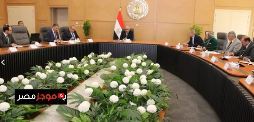 وزير الكهرباء يواصل متابعة الاستعدادات لمواجهة كافة التحديات المحتملة بسبب الأوضاع الإقليمية