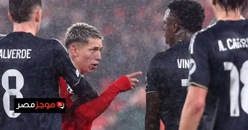 إنفانتينو ينبه اللاعبين إلى أن تغطية الفم قد تؤدي إلى بطاقة حمراء