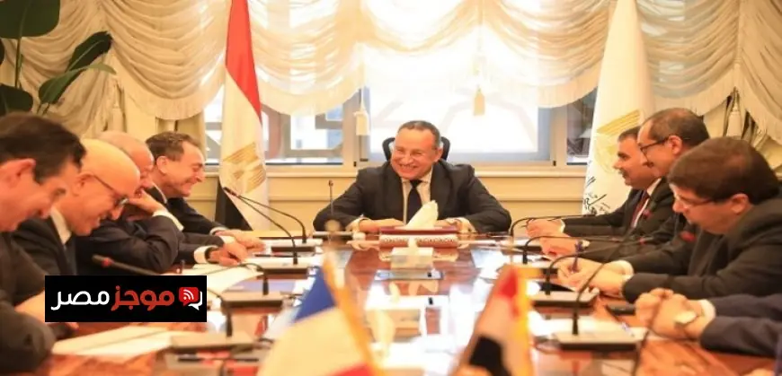 وزير التعليم العالي والسفير الفرنسي يتناولان مستجدات إنشاء الحرم الجامعي الجديد للجامعة الفرنسية في مصر