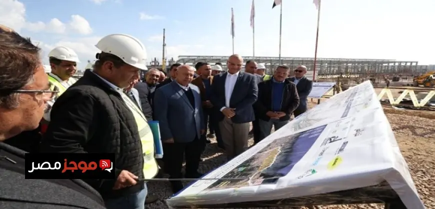 وزير النقل يقوم بجولة تفقدية لمواقع العمل في مشروع المرحلة الأولى لمترو الإسكندرية من أبوقير إلى محطة مصر