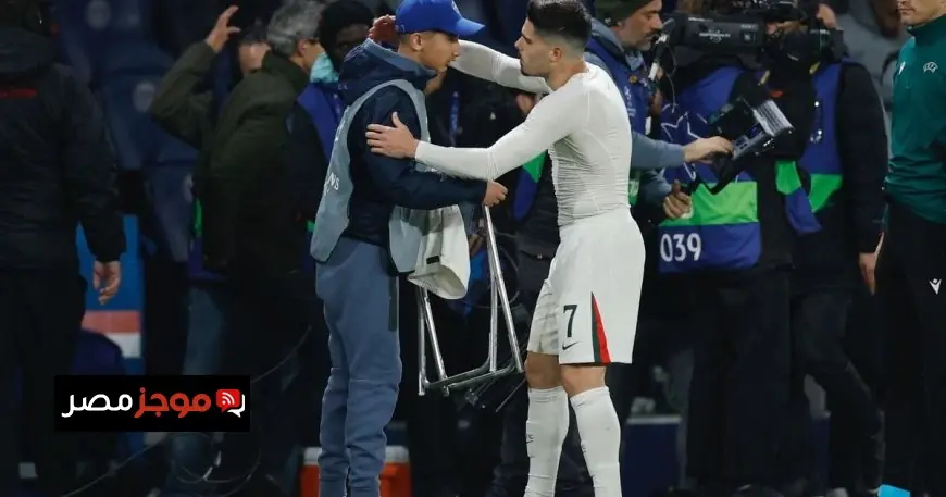 نيتو يقدم 30 اعتذاراً لجمع كرات بعد دفعه في مباراة سان جيرمان