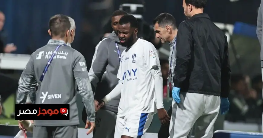 فرص مثيرة لبنزيما وإصابة تمبكتي في شوط أول خالٍ من الأهداف بين الفتح والهلال