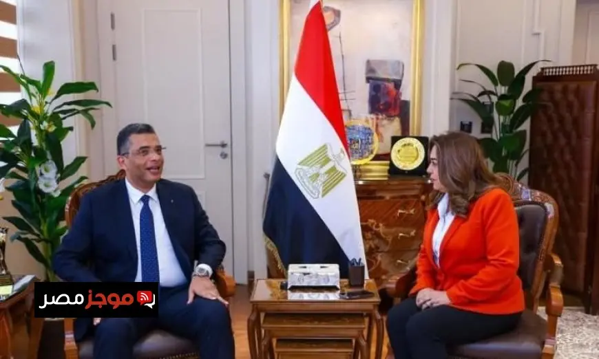 وزيرة التنمية المحلية تستعرض قضايا تنموية هامة مع محافظ البحر الأحمر