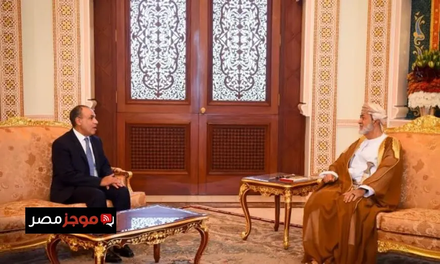 وزير الخارجية يعبر عن تضامنه مع سلطان عُمان ويستعرض جهود احتواء التصعيد