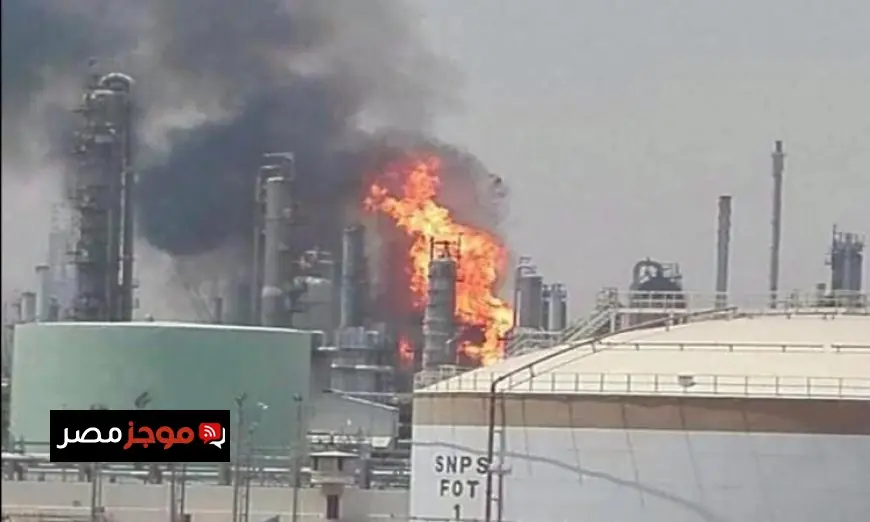 فرق الإطفاء في الكويت تنقض على حريق ضخم في مصفاة الأحمدي