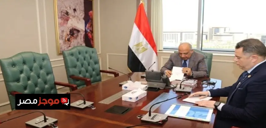 وزير الكهرباء يلتقي برئيس المحطات النووية لمتابعة تطورات مشروع الضبعة النووي