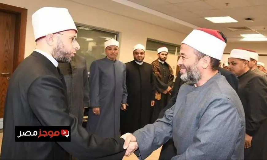الأزهري يزور الديوان العام لتفقد سير العمل ويشيد بمثابرة الموظفين في أداء واجباتهم