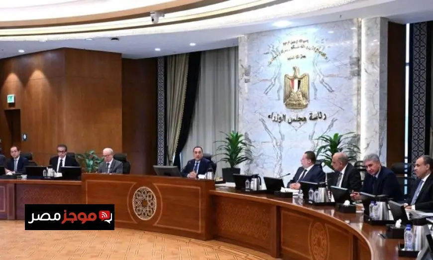 رئيس الوزراء يقود اجتماعاً حاسماً للجنة المركزية لإدارة الأزمات