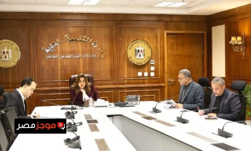 عوض تتابع إدارة مياه الأمطار من مركز السيطرة في الشبكة الوطنية للطوارئ