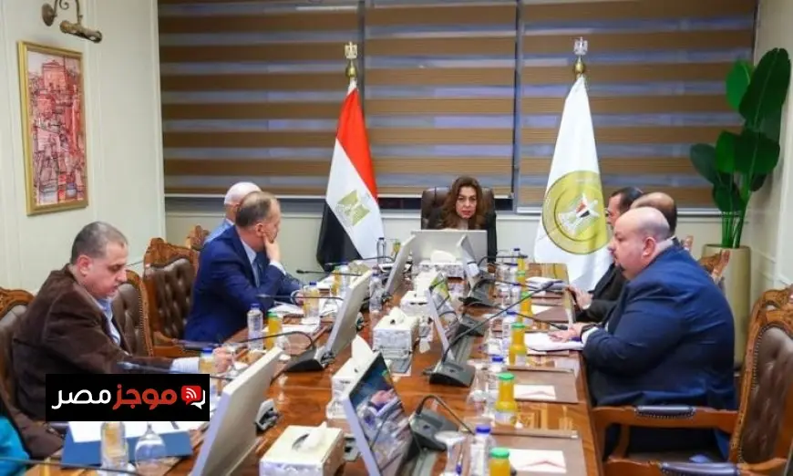 عوض تناقش مع القيادات الرؤية الاستراتيجية للوزارة 2026-2030 في اجتماع هام