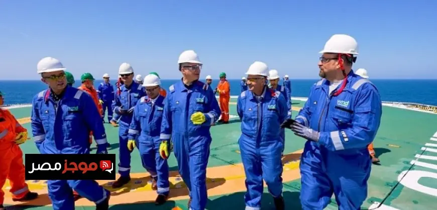 وزير البترول يزور سفينة حفر 5 آبار غاز جديدة لشركتي بى بى وأركيوس
