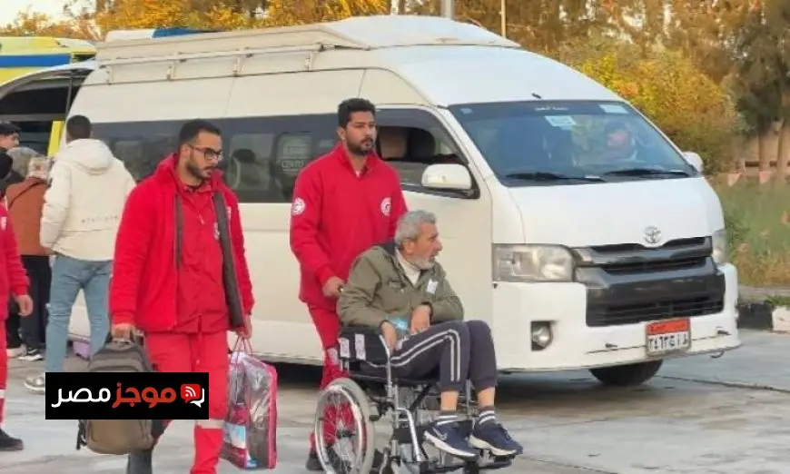 استقبال ميناء رفح البري لدفعة جديدة من العائدين الفلسطينيين إلى قطاع غزة