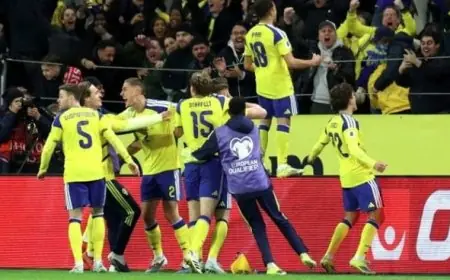 السويد تضمن تأهلها إلى المونديال بفوز مثير على بولندا في اللحظات الأخيرة