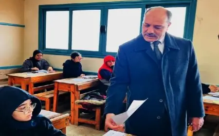 مدير تعليم الإسكندرية يقوم بزيارة ميدانية لمتابعة انتظام امتحانات الفصل الدراسي الأول دون أي شكاوى