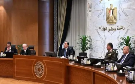 مجلس الوزراء يعلن تمديد ساعات العمل للمحال والمراكز التجارية والمطاعم حتى الحادية عشرة مساءً احتفالاً بأعياد المسيحيين