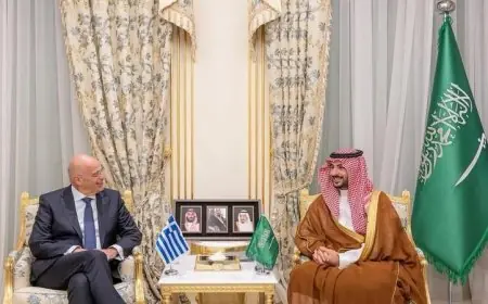 وزيرا دفاع السعودية واليونان يتباحثان حول التطورات الجارية في منطقة الشرق الأوسط