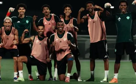 الأهلي يقترب من تحقيق رقمين قياسيين في لقائه المرتقب ضد ضمك بالدوري السعودي