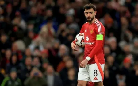 برونو فيرنانديز يقترب من رقم محمد صلاح ويحصل على جائزة أفضل لاعب في الدوري الإنجليزي لشهر مارس