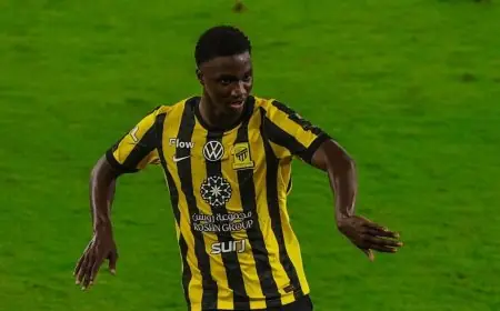 تعرض لاعب الاتحاد السعودي محمدو دومبيا لنجاح عملية جراحية في الرباط الصليبي