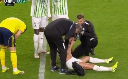 إصابة دونجا تلقي بظلالها على مباراة النصر والنجمة في الدوري السعودي