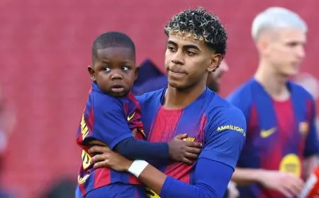 لامين يامال ينقل مهارات احتفال كريستيانو رونالدو إلى شقيقه