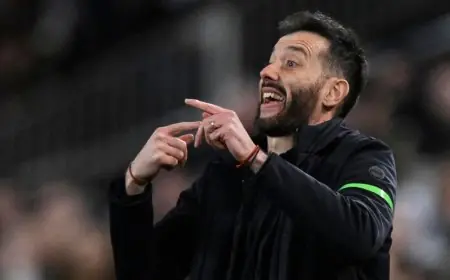 مدرب فالنسيا يشير إلى تهميشه في صفقة انتقال أليو ديانغ لاعب الأهلي