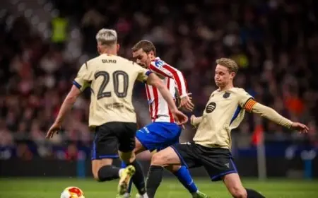 جريزمان وألمادا يتألقان في قيادة هجوم أتلتيكو مدريد ضد برشلونة في قمة الدوري الإسباني