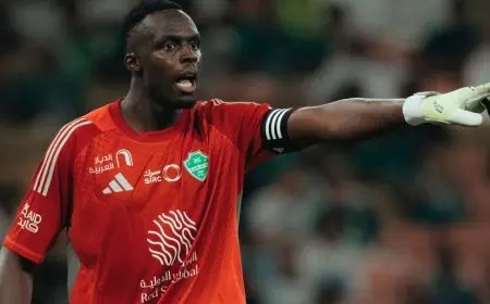 إدوارد ميندي يتألق كأفضل لاعب بينما يتراجع رياض محرز في مواجهة الأهلي وضمك