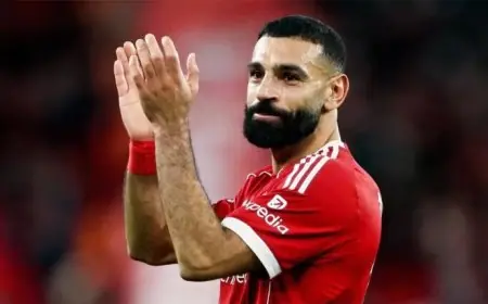 جون بارنز يؤكد ضرورة رحيل محمد صلاح عن ليفربول في وقت مبكر