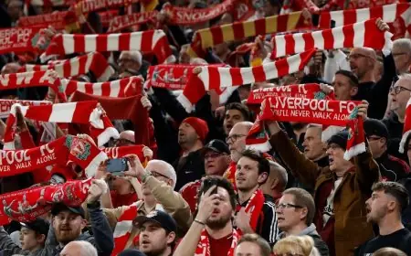 جماهير ليفربول تشعل موجة الاحتجاجات خلال مباراة فولهام