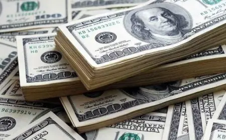 الدولار يرتفع قبل انتهاء مهلة ترامب لإيران