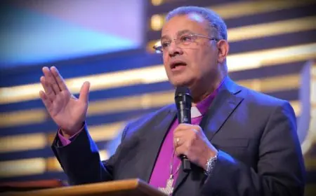 رئيس الطائفة الانجيلية يشارك في احتفالات كلية رمسيس المميزة