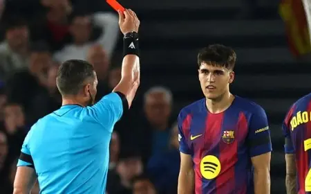 بطاقة حمراء تغيّر مجرى الشوط الأول في مباراة برشلونة ضد أتلتيكو مدريد