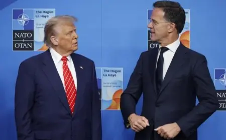 ترامب يستعرض إمكانية انسحاب الولايات المتحدة من الناتو أثناء لقائه مع روته