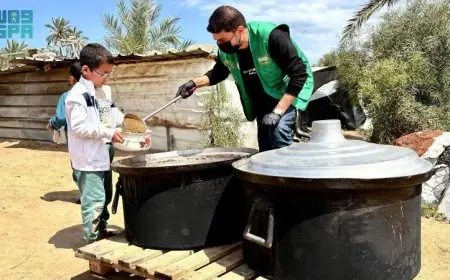 مركز الملك سلمان للإغاثة يوزع أكثر من 30 ألف وجبة غذائية في غزة صور حصرية