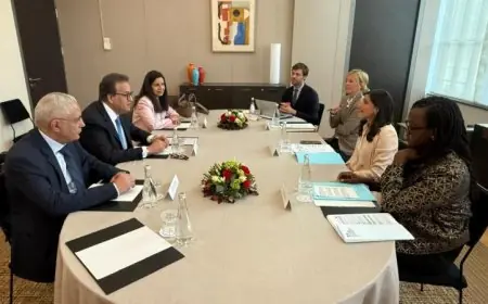 عبد الغفار يناقش مع وزيرة الدولة الفرنسية استراتيجيات تطبيق مفهوم الصحة الواحدة