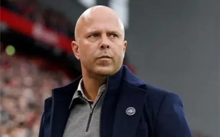 سلوت يكشف الأسباب الحقيقية وراء مغادرة روبرتسون لليفربول في نهاية الموسم