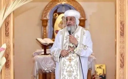 البابا تواضروس يقود صلوات الجمعة العظيمة في الكاتدرائية المرقسية بالعباسية