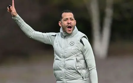 إنزو فرنانديز يقدم اعتذاراً ولكن روسينيور يكشف عن مشكلات مستمرة في تشيلسي