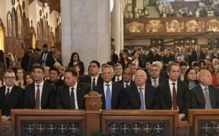 وزير شئون المجالس النيابية يشارك في قداس عيد القيامة في الكاتدرائية الكبرى