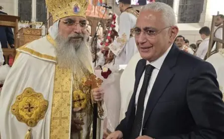 أسقف فرنسا في قداس عيد القيامة يؤكد أن مصر تمثل نموذجاً قوياً للوحدة الوطنية
